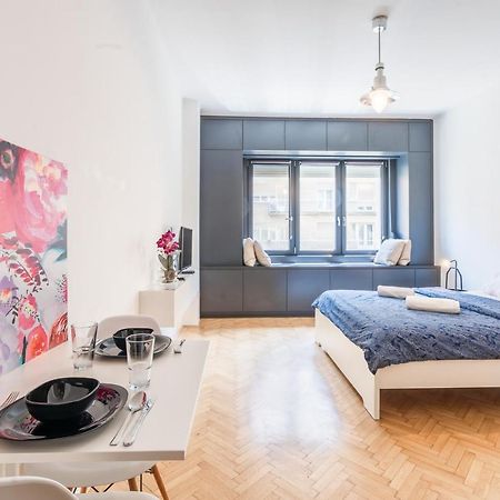 Bright Studio With Parliament View, Free Parking Budapest Esterno foto