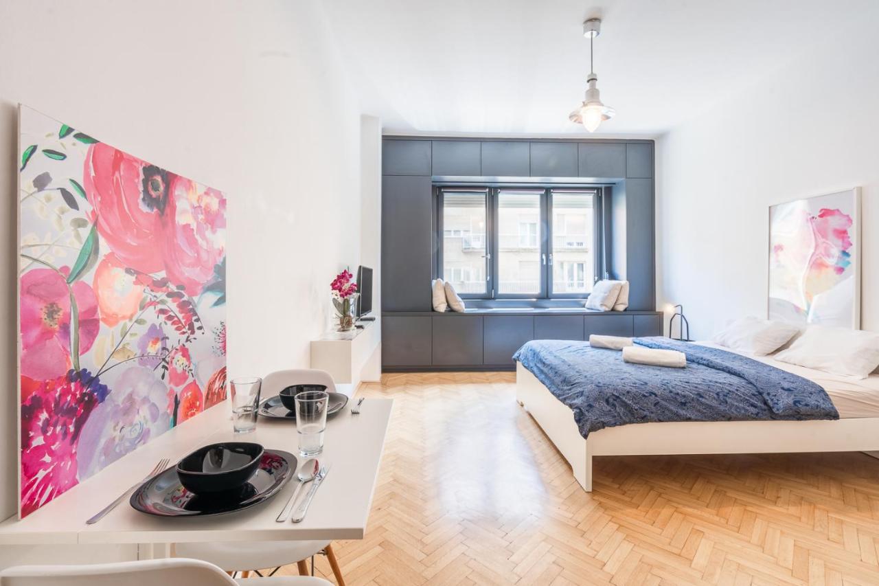 Bright Studio With Parliament View, Free Parking Budapest Esterno foto