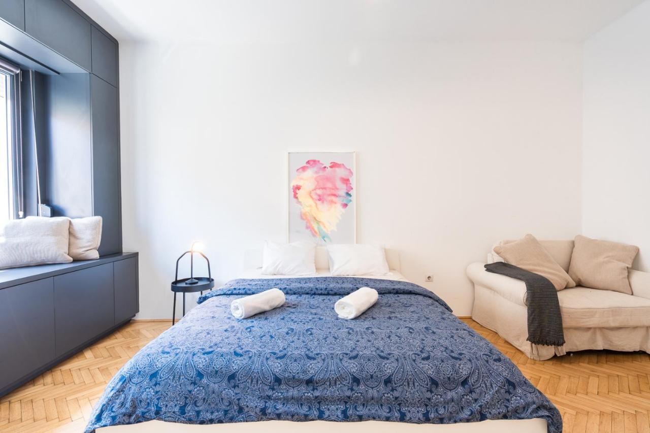 Bright Studio With Parliament View, Free Parking Budapest Esterno foto