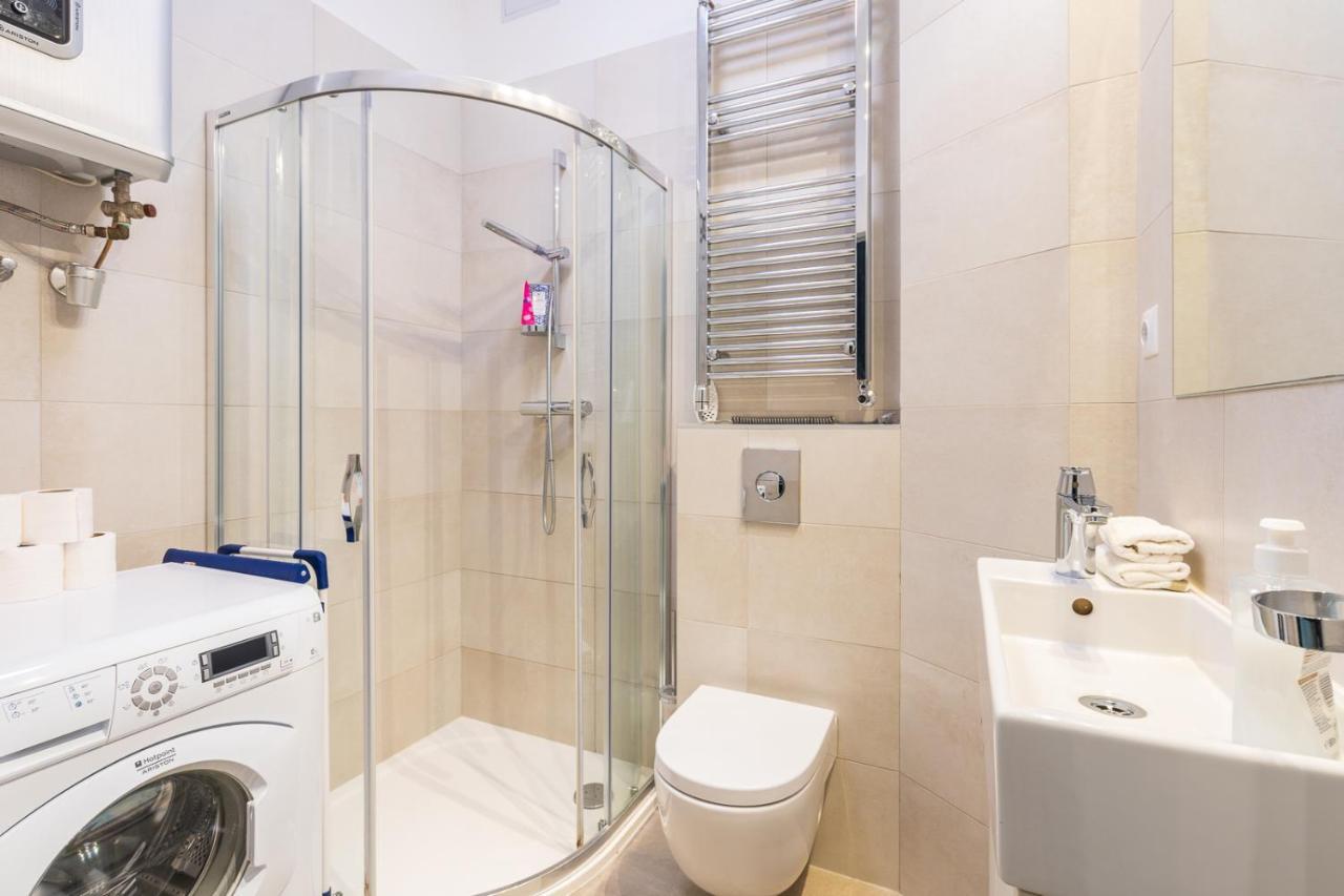 Bright Studio With Parliament View, Free Parking Budapest Esterno foto