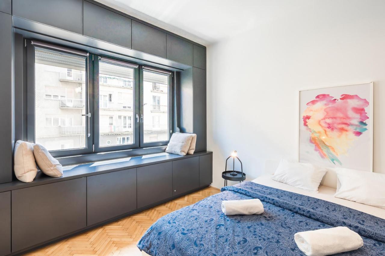 Bright Studio With Parliament View, Free Parking Budapest Esterno foto